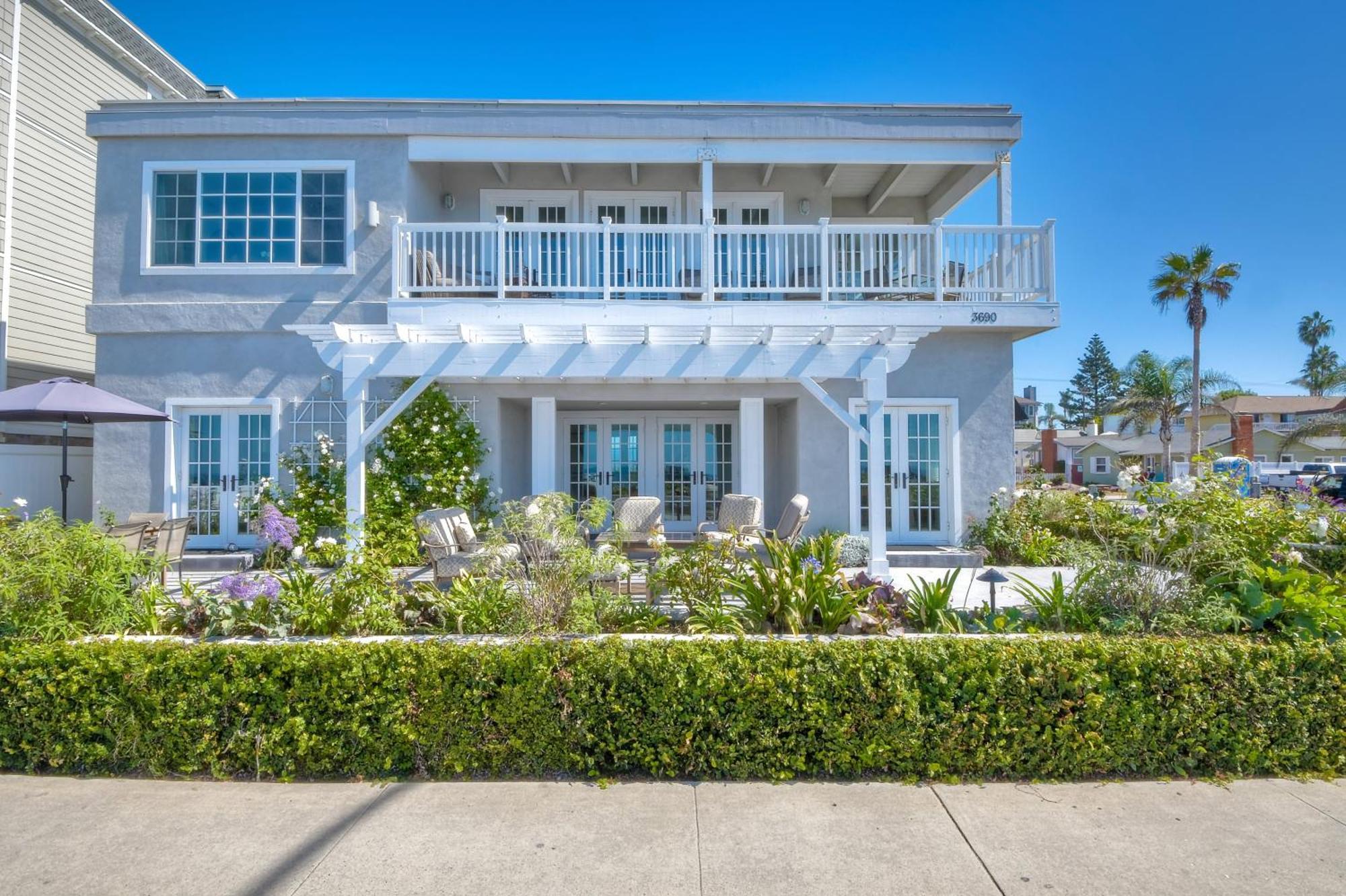 3690 Carlsbad Boulevard - Entire Home Exterior photo